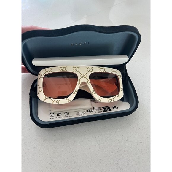 Gucci GG0983S 001 White Mask Sunglasses With Brown Lenses UV Protection - Picture 11 of 12